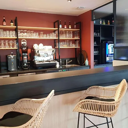 Kyriad Carcassone Ouest La Cite 3*