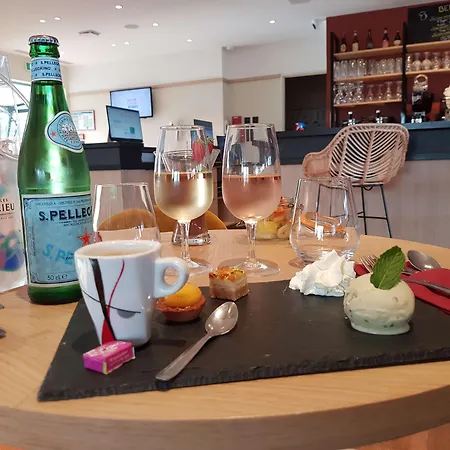 Kyriad Carcassone Ouest La Cite 3*